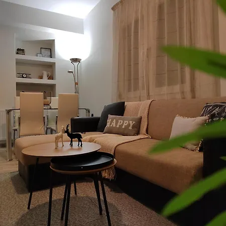 Cosy House With Garden Golos