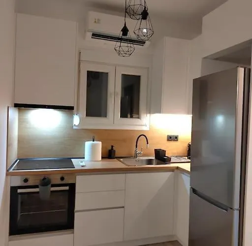 Cosy House With Garden * Vólos