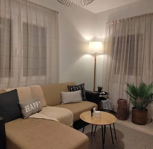 Cosy House With Garden * Vólos