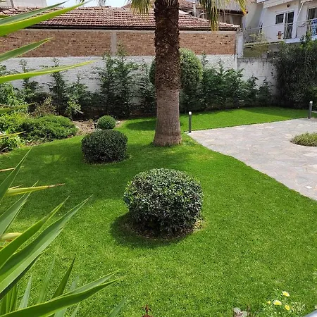 Cosy House With Garden *