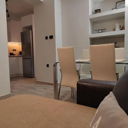 Cosy House With Garden *