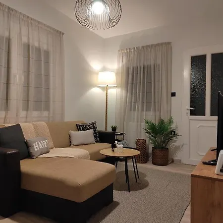 Cosy House With Garden Volos